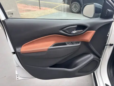 CHEVROLET Onix Hatch 1.4 4P FLEX ACTIV AUTOM�TICO, Foto 18