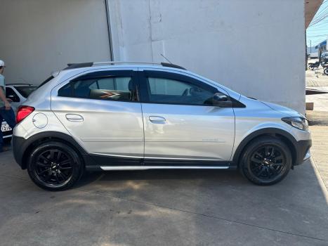 CHEVROLET Onix Hatch 1.4 4P FLEX ACTIV AUTOM�TICO, Foto 5