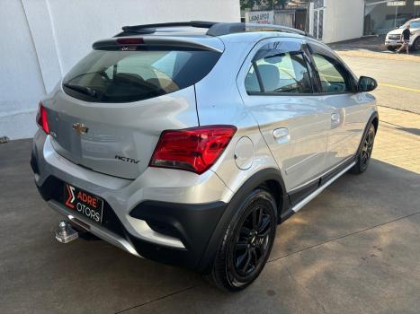 CHEVROLET Onix Hatch 1.4 4P FLEX ACTIV AUTOM�TICO, Foto 8