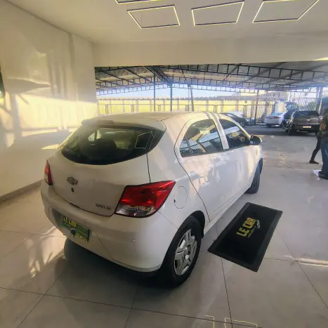 CHEVROLET Onix Hatch 1.0 4P FLEX LT, Foto 2