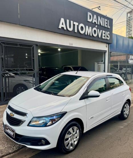 CHEVROLET Onix Hatch 1.4 4P FLEX LT, Foto 2