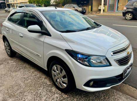 CHEVROLET Onix Hatch 1.4 4P FLEX LT, Foto 3