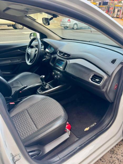 CHEVROLET Onix Hatch 1.4 4P FLEX LT, Foto 4