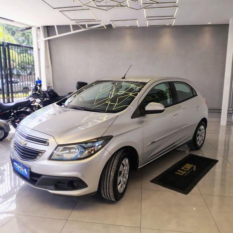 CHEVROLET Onix Hatch 1.4 4P FLEX LT, Foto 3