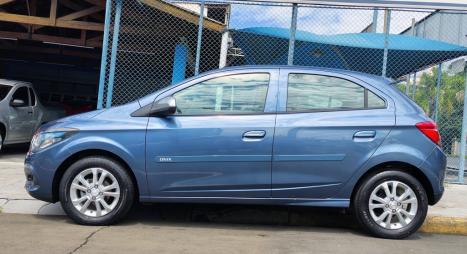 CHEVROLET Onix Hatch 1.0 4P FLEX LT LOLLAPALOOZA, Foto 3