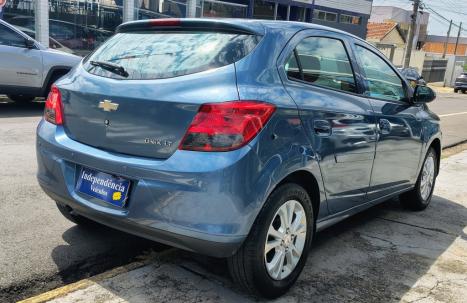 CHEVROLET Onix Hatch 1.0 4P FLEX LT LOLLAPALOOZA, Foto 6