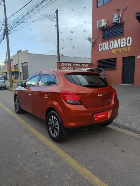 CHEVROLET Onix Hatch 1.4 4P FLEX LTZ, Foto 2
