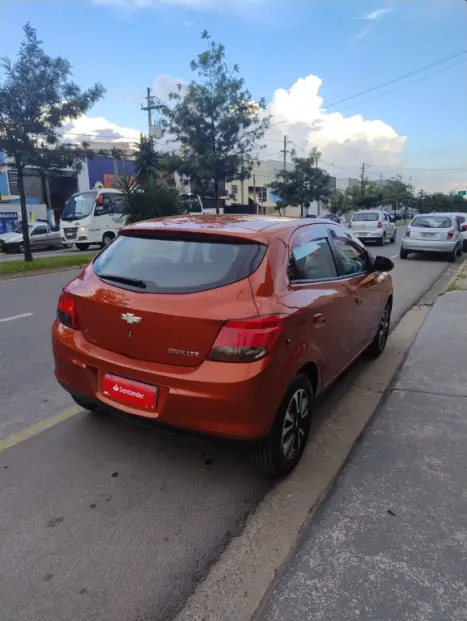 CHEVROLET Onix Hatch 1.4 4P FLEX LTZ, Foto 5