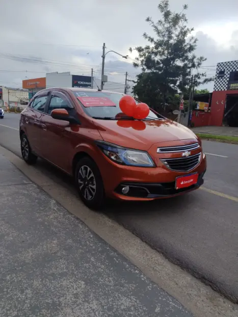 CHEVROLET Onix Hatch 1.4 4P FLEX LTZ, Foto 9