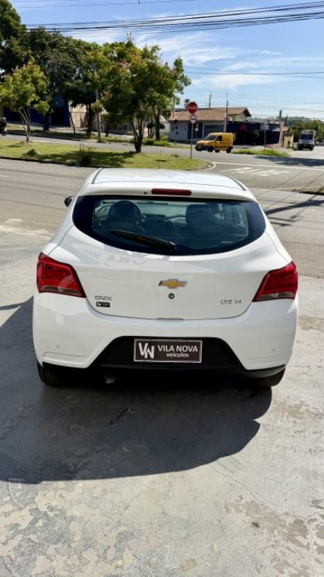 CHEVROLET Onix Hatch 1.4 4P FLEX LTZ, Foto 7