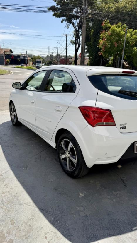 CHEVROLET Onix Hatch 1.4 4P FLEX LTZ, Foto 8