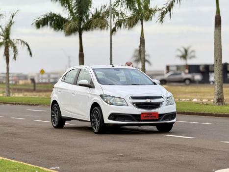 CHEVROLET Onix Hatch 1.4 4P FLEX LT, Foto 2