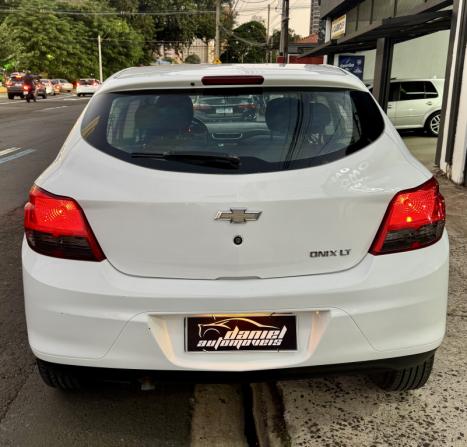 CHEVROLET Onix Hatch 1.4 4P FLEX LT, Foto 5