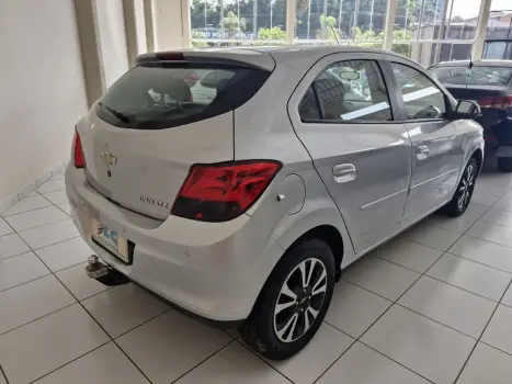 CHEVROLET Onix Hatch 1.4 4P FLEX LTZ, Foto 4