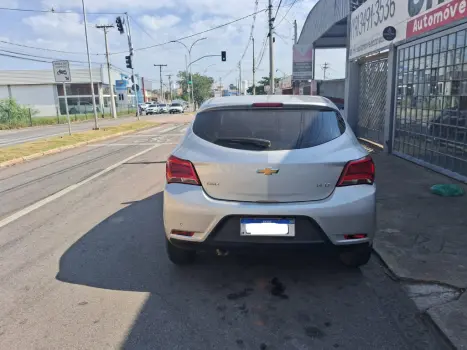 CHEVROLET Onix Hatch 1.4 4P FLEX LT, Foto 3