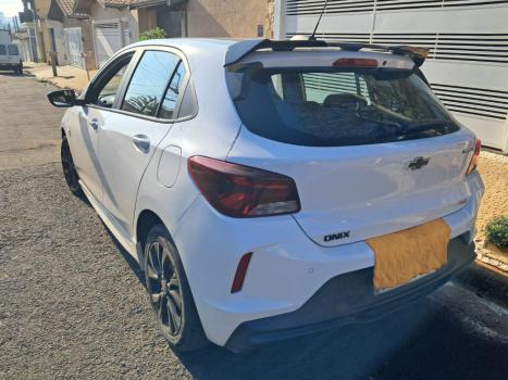 CHEVROLET Onix Hatch 1.0 12V 4P FLEX RS TURBO AUTOM�TICO, Foto 3