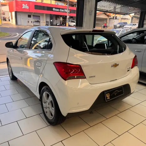 CHEVROLET Onix Hatch 1.4 4P FLEX LT, Foto 4