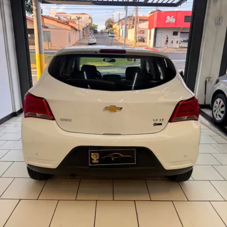 CHEVROLET Onix Hatch 1.4 4P FLEX LT, Foto 5