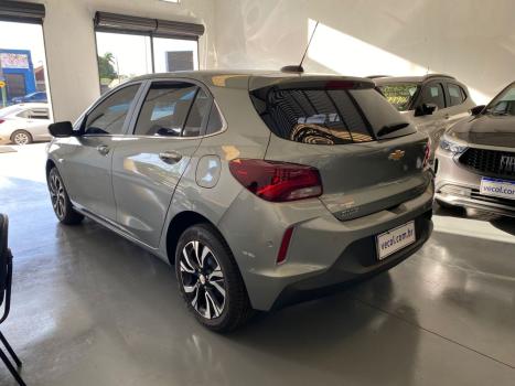 CHEVROLET Onix Hatch 1.0 12V 4P FLEX PREMIER TURBO AUTOM�TICO, Foto 11