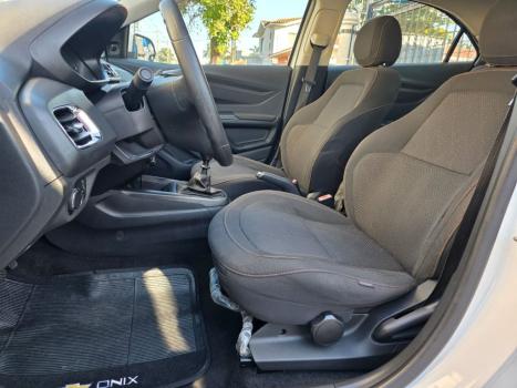 CHEVROLET Onix Hatch 1.4 4P FLEX LT, Foto 9