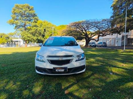CHEVROLET Onix Hatch 1.4 4P FLEX LT, Foto 4
