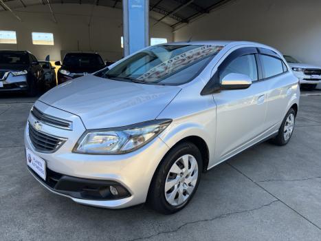 CHEVROLET Onix Hatch 1.4 4P FLEX LT, Foto 3