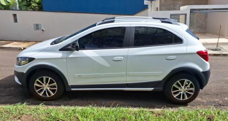 CHEVROLET Onix Hatch 1.4 4P FLEX ACTIV AUTOM�TICO, Foto 2