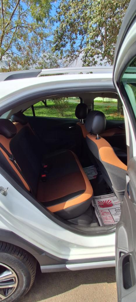 CHEVROLET Onix Hatch 1.4 4P FLEX ACTIV AUTOM�TICO, Foto 9