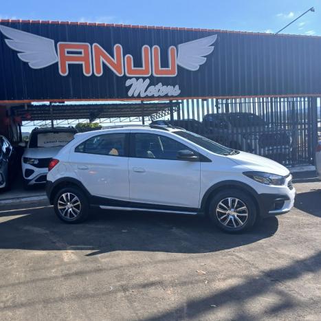 CHEVROLET Onix Hatch 1.4 4P FLEX ACTIV AUTOM�TICO, Foto 2