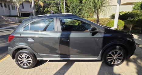 CHEVROLET Onix Hatch 1.4 4P FLEX ACTIV AUTOM�TICO, Foto 2