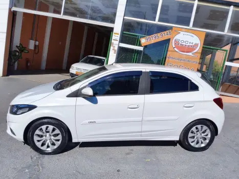 CHEVROLET Onix Hatch 1.4 4P FLEX LT, Foto 2