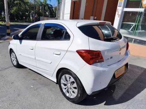 CHEVROLET Onix Hatch 1.4 4P FLEX LT, Foto 3