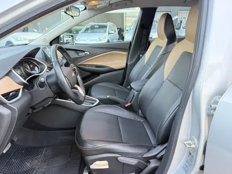 CHEVROLET Onix Hatch 1.0 12V 4P FLEX PREMIER 2 TURBO AUTOM�TICO, Foto 10