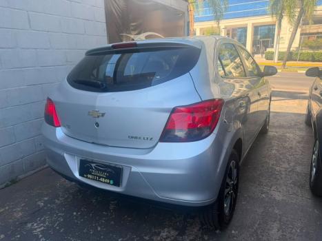 CHEVROLET Onix Hatch 1.4 4P FLEX LTZ, Foto 3