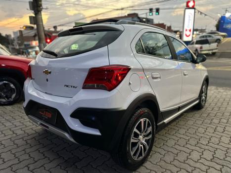 CHEVROLET Onix Hatch 1.4 4P FLEX ACTIV, Foto 4