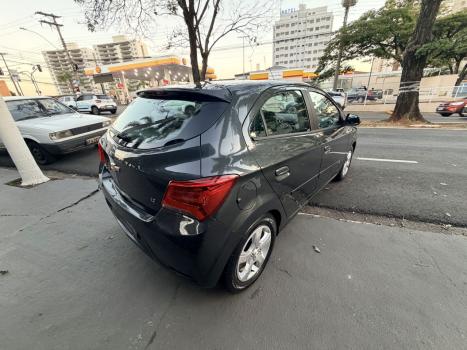 CHEVROLET Onix Hatch 1.4 4P FLEX LT AUTOM�TICO, Foto 8