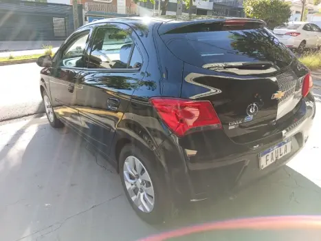 CHEVROLET Onix Hatch 1.4 4P FLEX LT, Foto 4