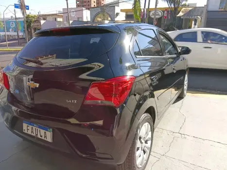 CHEVROLET Onix Hatch 1.4 4P FLEX LT, Foto 5