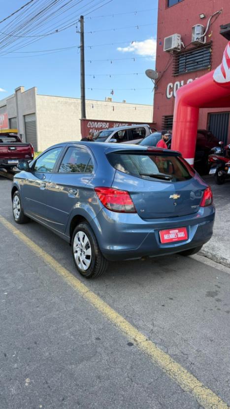CHEVROLET Onix Hatch 1.4 4P FLEX LT, Foto 4
