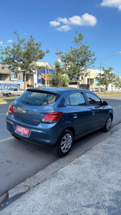 CHEVROLET Onix Hatch 1.4 4P FLEX LT, Foto 5