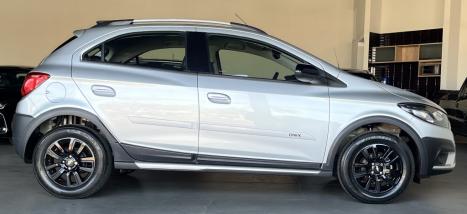 CHEVROLET Onix Hatch 1.4 4P FLEX ACTIV AUTOM�TICO, Foto 2
