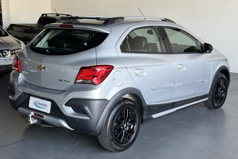CHEVROLET Onix Hatch 1.4 4P FLEX ACTIV AUTOM�TICO, Foto 4