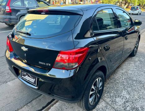 CHEVROLET Onix Hatch 1.4 4P FLEX LTZ, Foto 13
