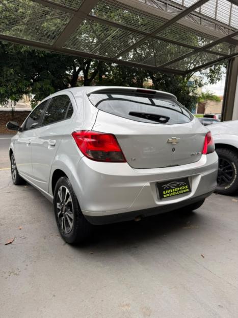 CHEVROLET Onix Hatch 1.4 4P FLEX LTZ, Foto 4