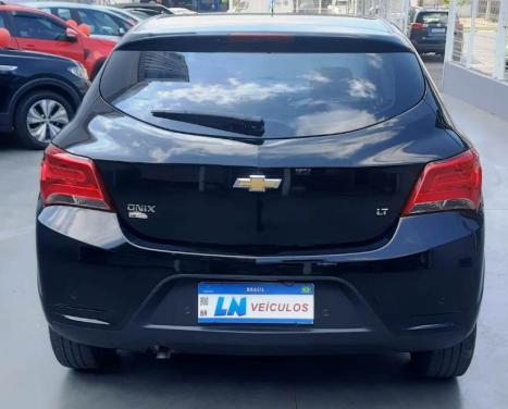 CHEVROLET Onix Hatch 1.4 4P FLEX LT, Foto 6