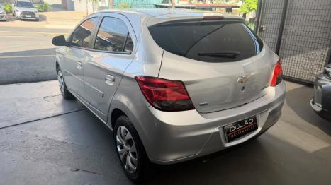 CHEVROLET Onix Hatch 1.4 4P FLEX LT AUTOMÁTICO, Foto 4