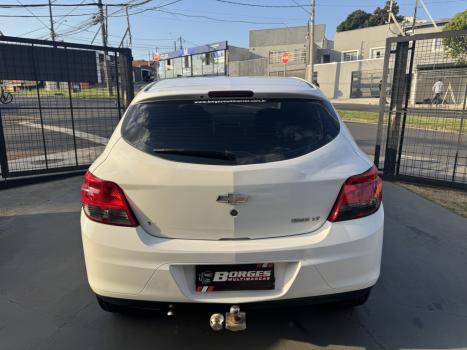 CHEVROLET Onix Hatch 1.4 4P FLEX LT, Foto 5