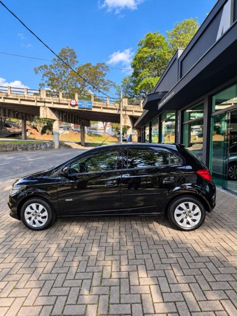 CHEVROLET Onix Hatch 1.4 4P FLEX LT, Foto 4