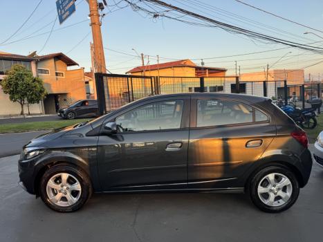 CHEVROLET Onix Hatch 1.4 4P FLEX LT, Foto 3