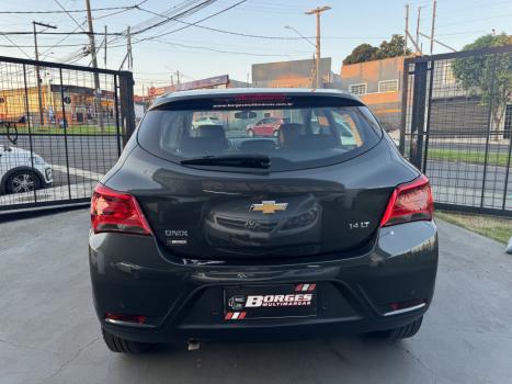 CHEVROLET Onix Hatch 1.4 4P FLEX LT, Foto 5